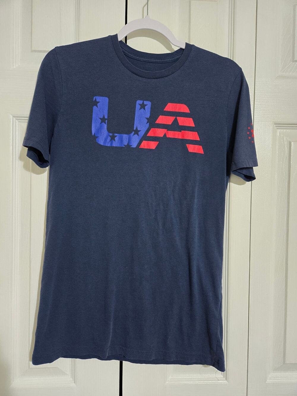 Under armour small men's blue tshirt